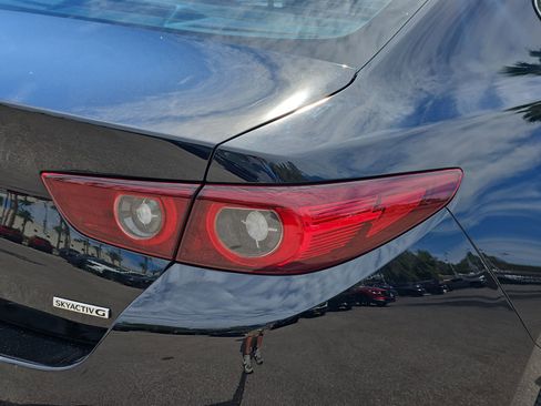 Used 2022 MAZDA MAZDA3 s image 11