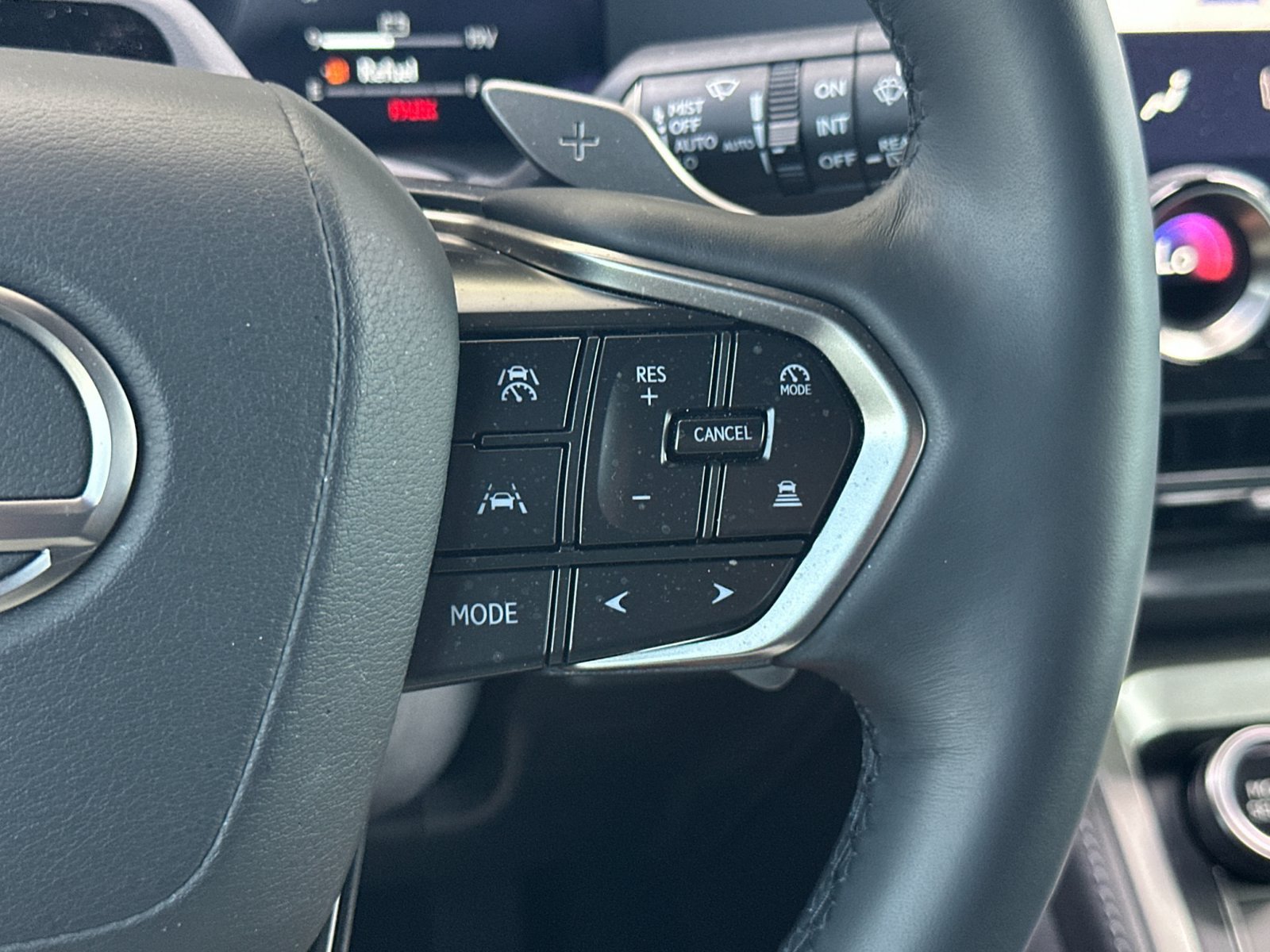 Used 2025 Lexus GX 550 w/ Cold Area Package AWD/4WD image 28