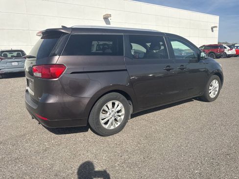 Used 2016 Kia Sedona LX w/ LX Convenience Package image 5