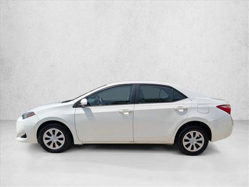 Used 2017 Toyota Corolla L FWD image 6