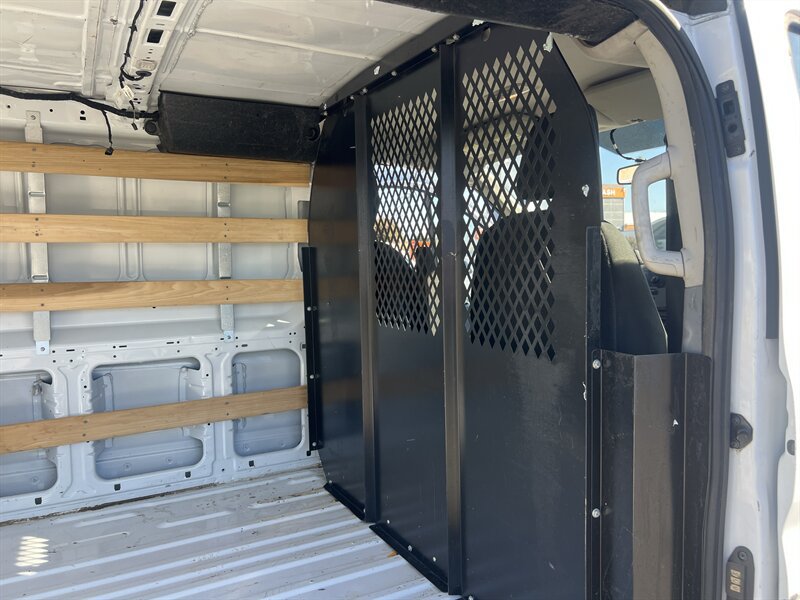 Used 2018 Ford Transit 250 130 Low Roof w/ Exterior Upgrade Package RWD image 13