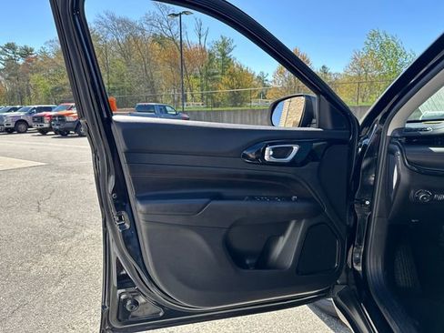 Used 2022 Jeep Compass Trailhawk image 21