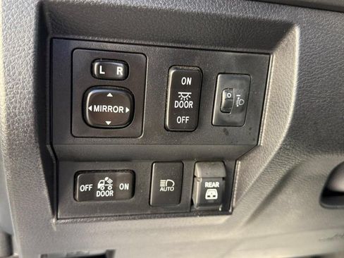Used 2021 Toyota Tundra SR5 AWD/4WD image 23