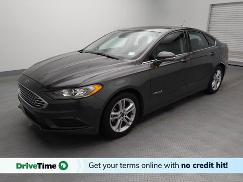 Used 2018 Ford Fusion SE image 1