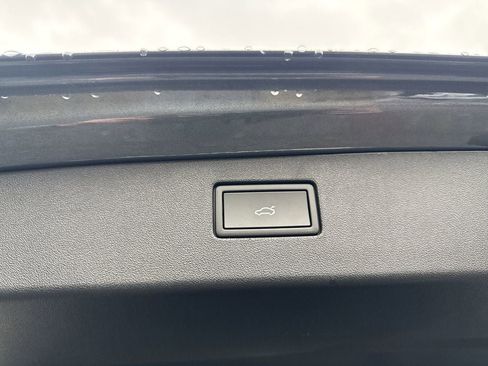 New 2026 Volkswagen Tiguan SE image 43