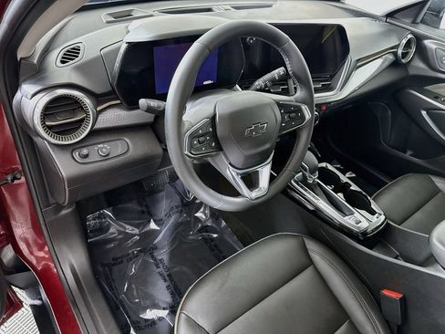 Used 2024 Chevrolet Trax ACTIV w/ Driver Confidence Package FWD image 17