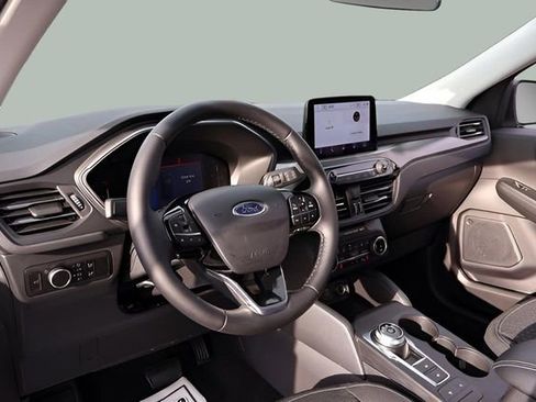 Used 2025 Ford Escape Active w/ Cold Weather Package AWD/4WD image 11