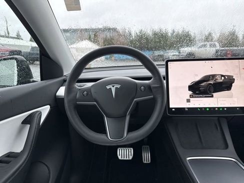 Used 2022 Tesla Model Y Performance image 19
