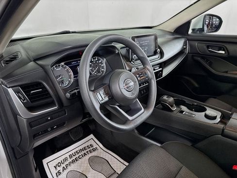 Certified 2024 Nissan Rogue SV image 9