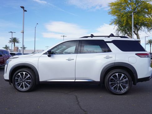 New 2026 Nissan Pathfinder Platinum image 2