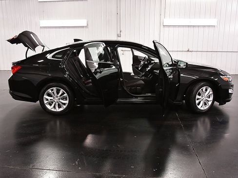 Used 2023 Chevrolet Malibu LT image 30