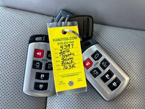 Used 2016 Toyota Sienna Limited Premium AWD/4WD image 13