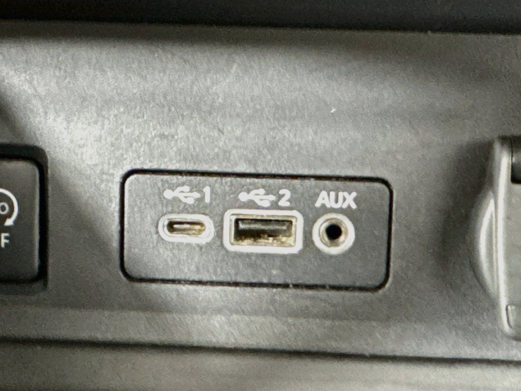 Used 2024 Nissan Sentra SV FWD image 14