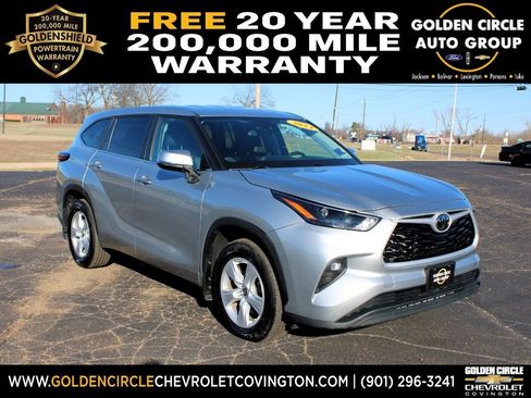 Used 2024 Toyota Highlander LE AWD/4WD image 1