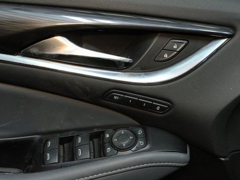 Used 2019 Buick Enclave Premium image 20