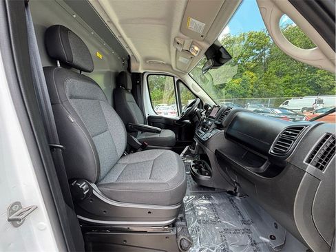 Used 2024 RAM ProMaster 2500 w/ Convenience Group FWD image 31