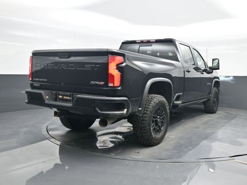 Used 2024 Chevrolet Silverado 2500 ZR2 w/ Technology Package image 6