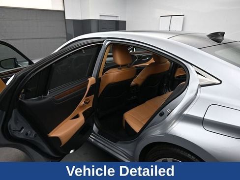 Used 2022 Lexus ES 350 Ultra Luxury w/ Accessory Package FWD image 15