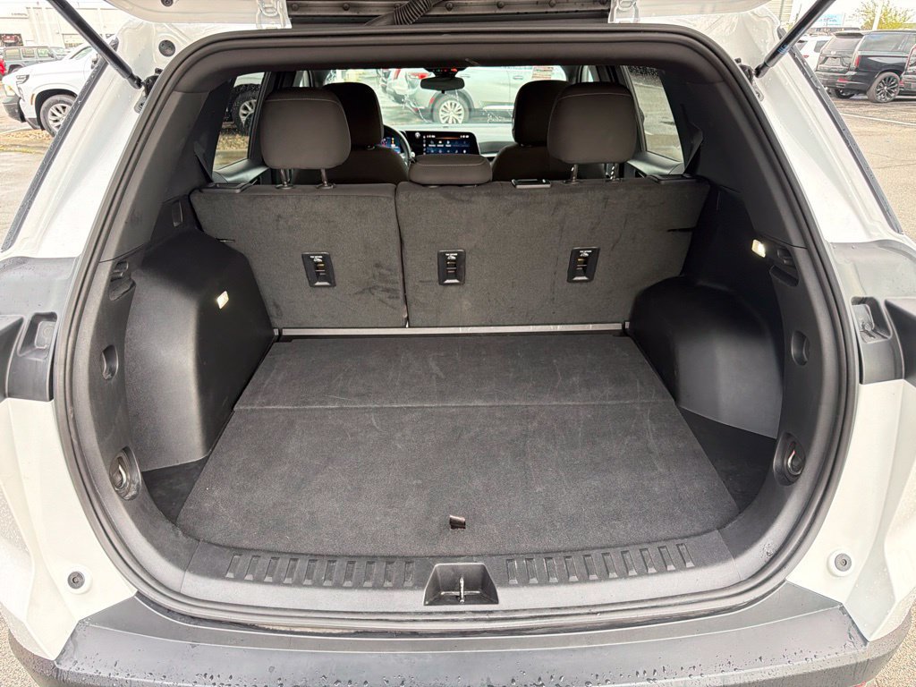 Used 2026 Chevrolet Equinox LT FWD image 12