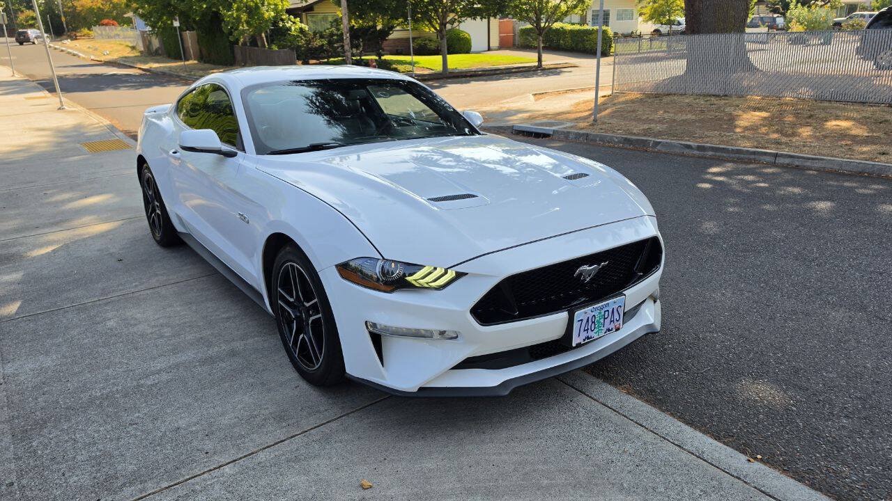 Used 2020 Ford Mustang GT Premium RWD image 3