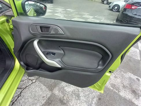 Used 2013 Ford Fiesta SE image 22