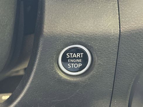 Used 2024 Nissan Frontier PRO-4X w/ Technology Package image 28