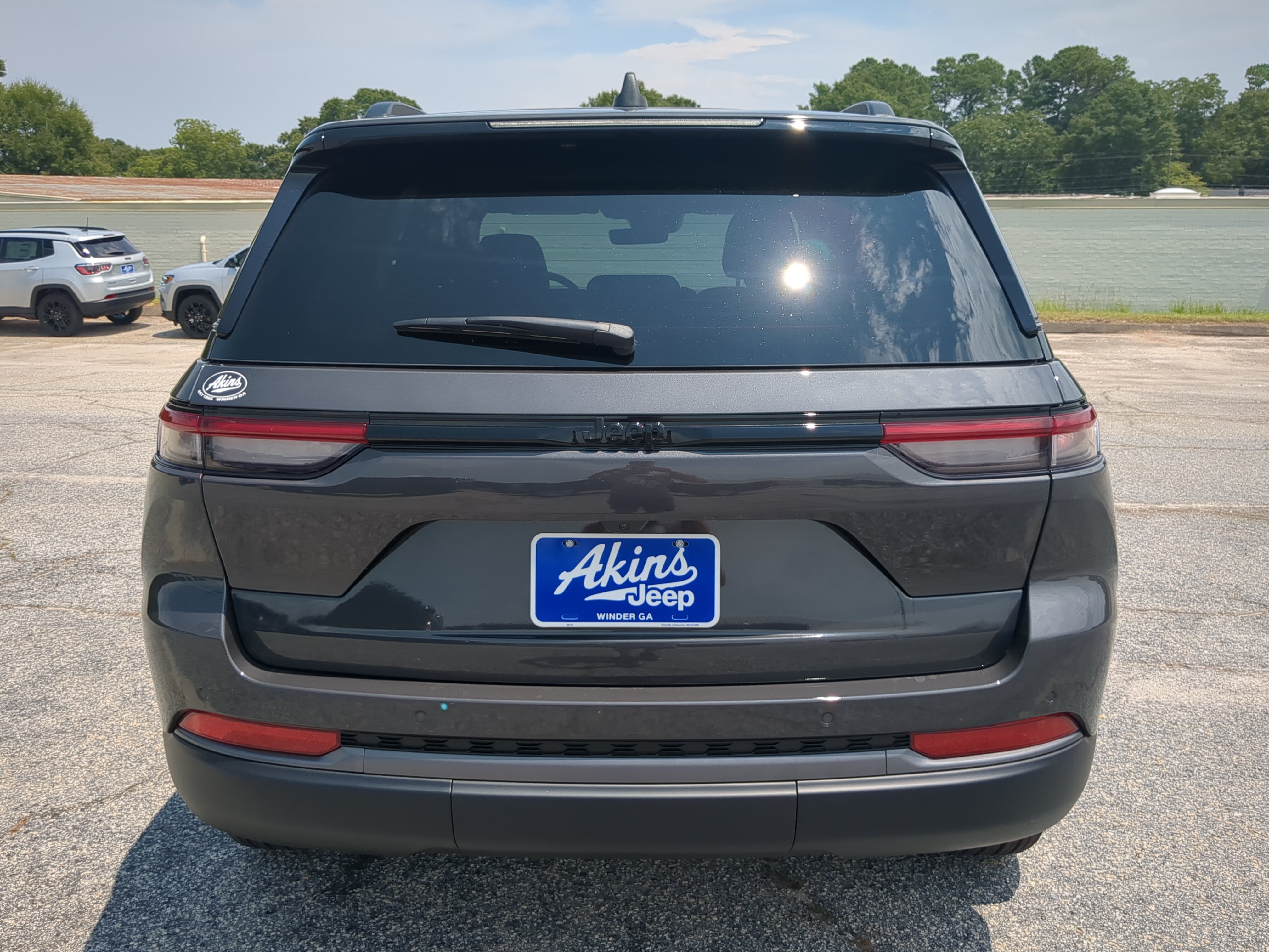 New 2026 Jeep Grand Cherokee Altitude RWD image 4