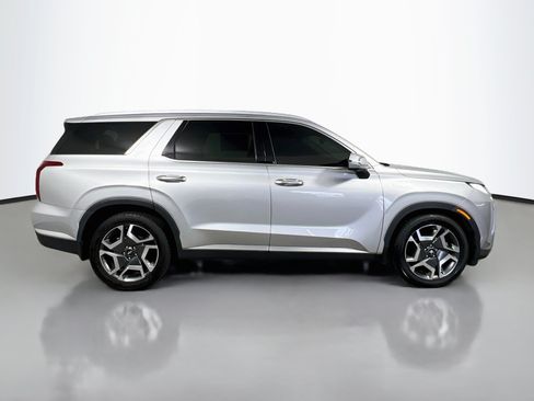 Used 2024 Hyundai Palisade Limited FWD image 3