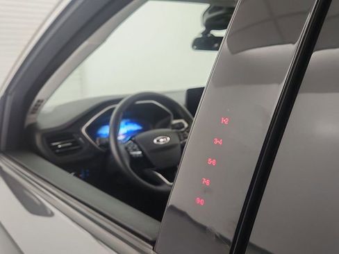 Used 2022 Ford Escape SEL w/ Technology Package image 27