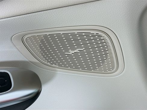 Certified 2025 Mercedes-Benz GLC 300 image 19