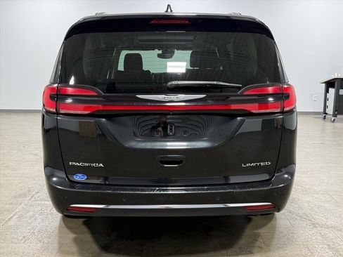 Used 2022 Chrysler Pacifica Limited image 5