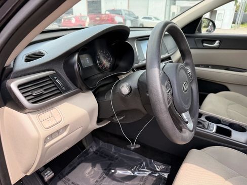 Used 2018 Kia Optima LX w/ 17" Alloy Wheels Package FWD image 17