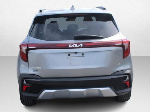 Used 2024 Kia Seltos EX image 4