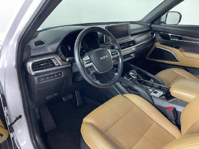 Used 2022 Kia Telluride SX w/ Towing Package AWD/4WD image 3