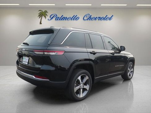 Used 2024 Jeep Grand Cherokee Limited image 3