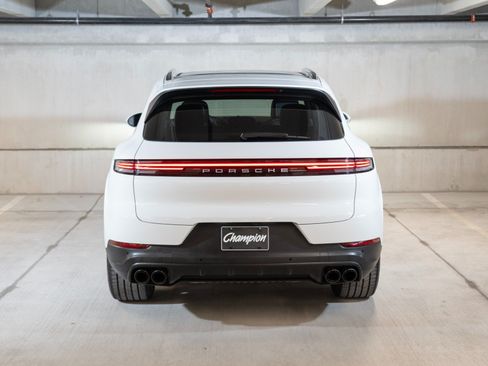 Certified 2026 Porsche Cayenne AWD/4WD image 10