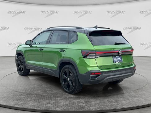 Certified 2026 Volkswagen Taos SE AWD/4WD image 5