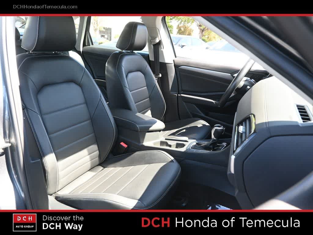 Used 2024 Volkswagen Jetta SE FWD image 21