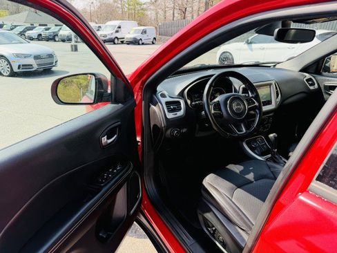 Used 2021 Jeep Compass Latitude w/ Sun and Sound Group image 9