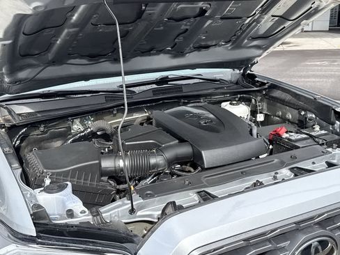 Used 2023 Toyota Tacoma TRD Off-Road w/ TRD Premium Off Road Package image 7