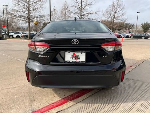 Used 2025 Toyota Corolla LE image 7