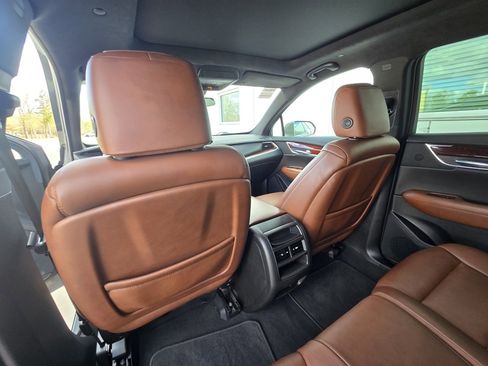 Used 2019 Cadillac XT5 Luxury image 17