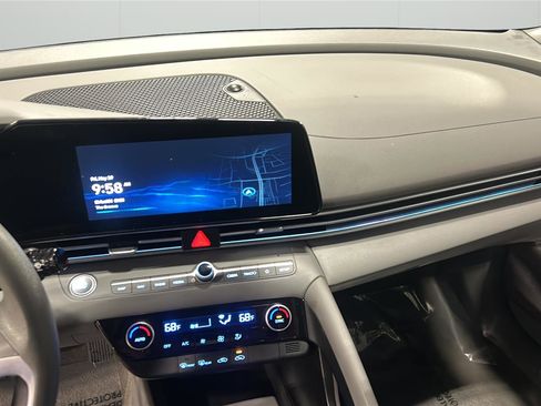 Used 2024 Hyundai Elantra SEL FWD image 20