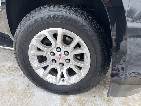 Used 2016 GMC Yukon SLT image 41