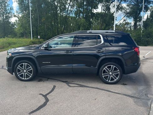 Used 2023 GMC Acadia SLT w/ Technology Package AWD/4WD image 2