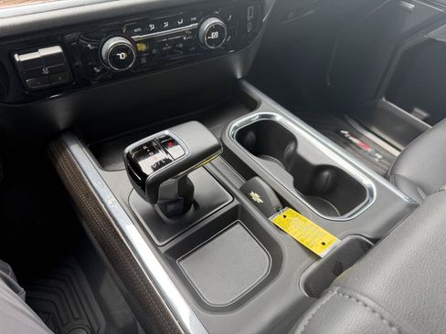 Used 2025 Chevrolet Silverado 1500 LT Trail Boss w/ Convenience Package II AWD/4WD image 18