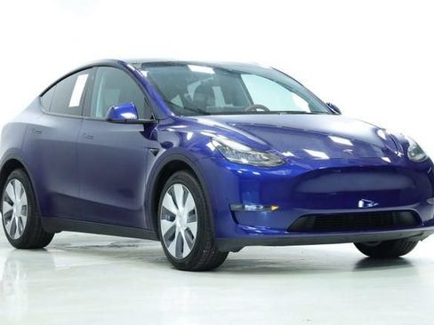 Used 2023 Tesla Model Y Long Range AWD/4WD image 3