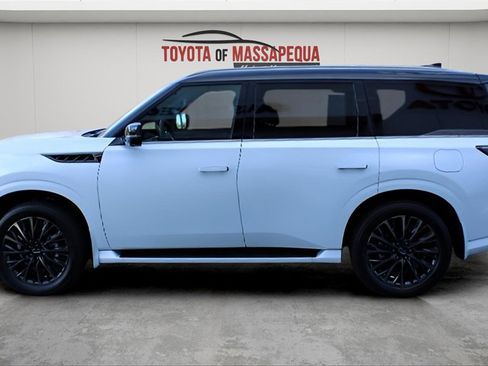 Used 2026 INFINITI QX80 Autograph w/ Premium Cargo Package image 2