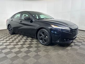 Used 2023 Hyundai Elantra SEL video 2