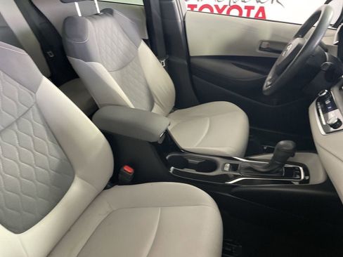 Used 2022 Toyota Corolla LE w/ Carpet Mat Package (TMS) FWD image 26